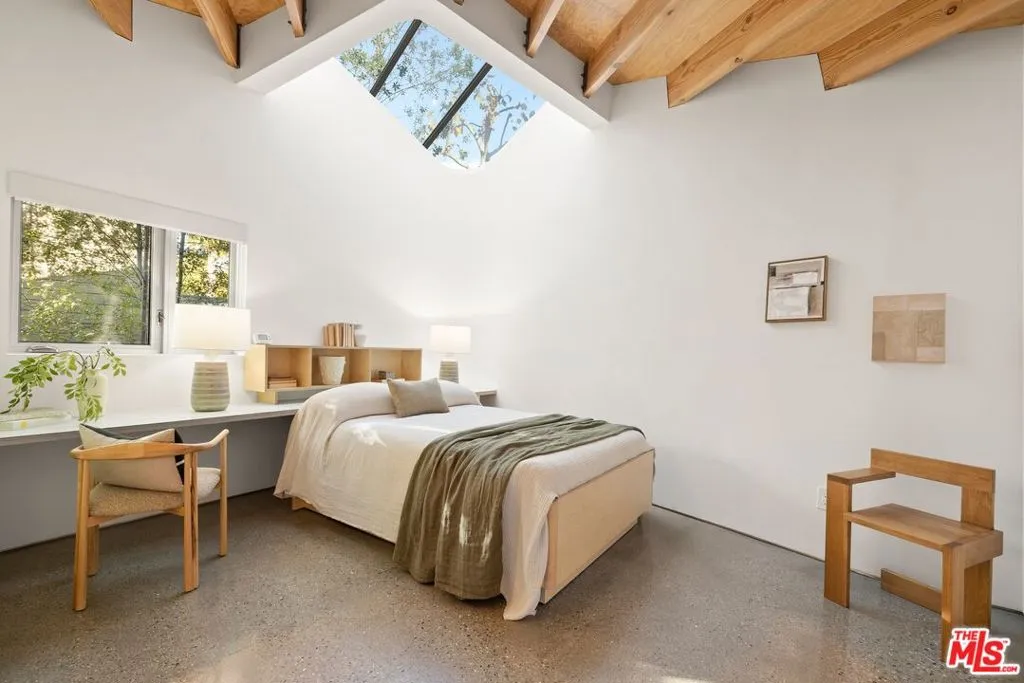 825 Palms Boulevard, Venice, California 90291 home-pic-22